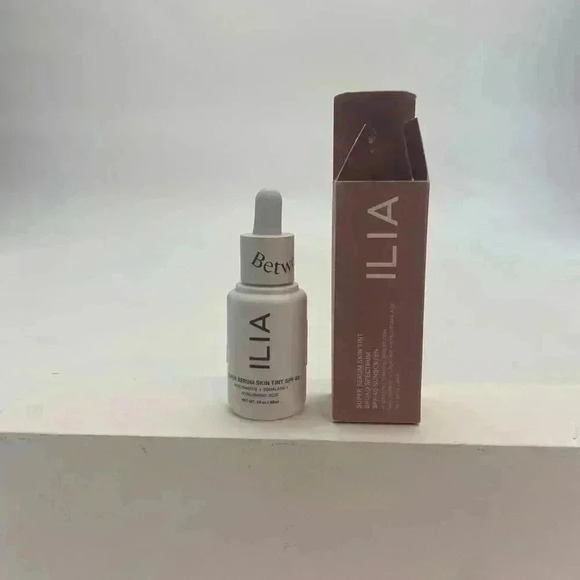 Ilia Super Serum Skin Tint SPF 40 - Picture 5 of 5